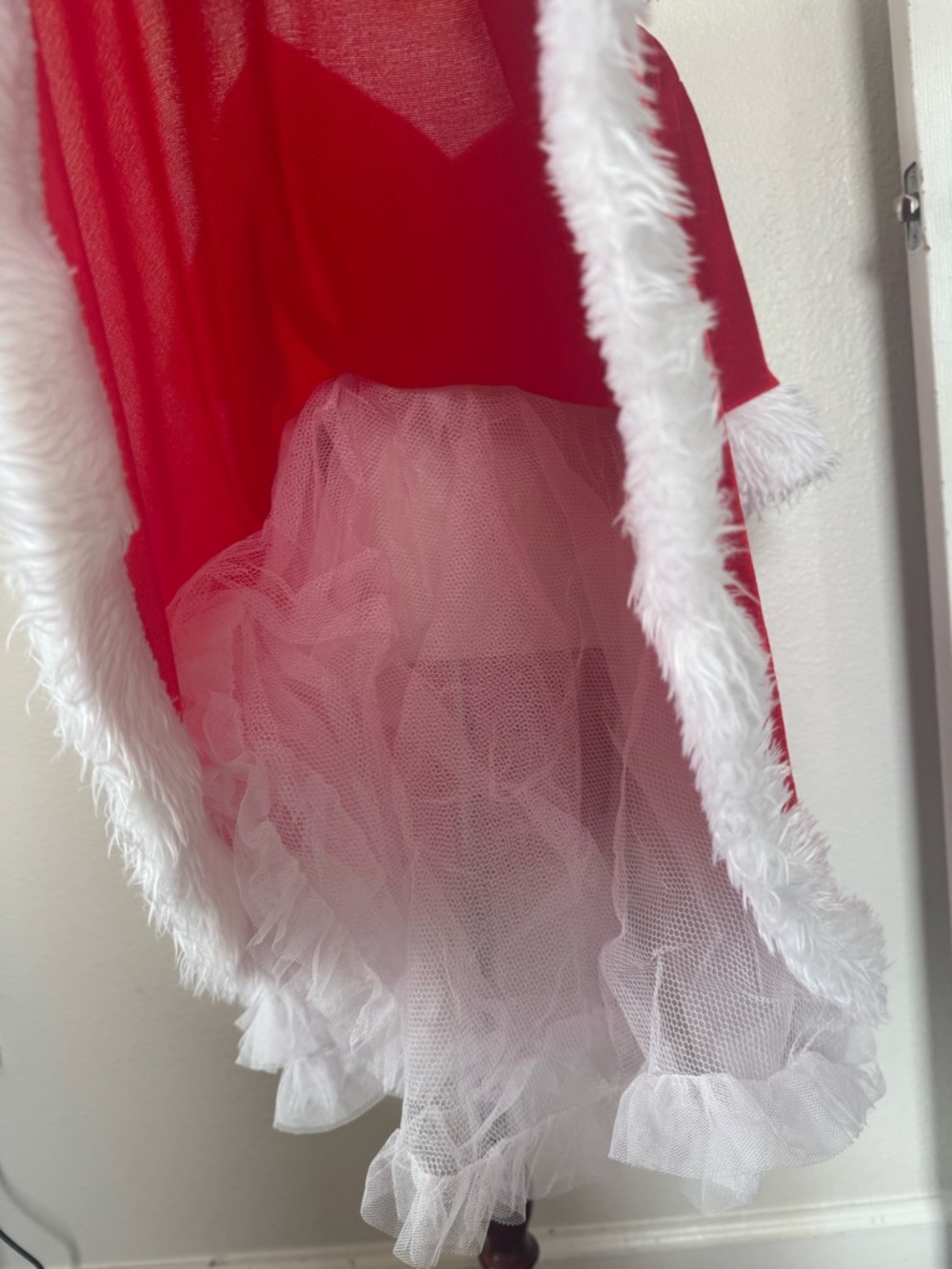 Santa Clause Dress with Tulle Skirt Girls Red Velvet Costume M 10 12 - Picture 3 of 6